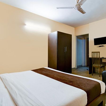 Salt Lake Inn Kolkata Bagian luar foto