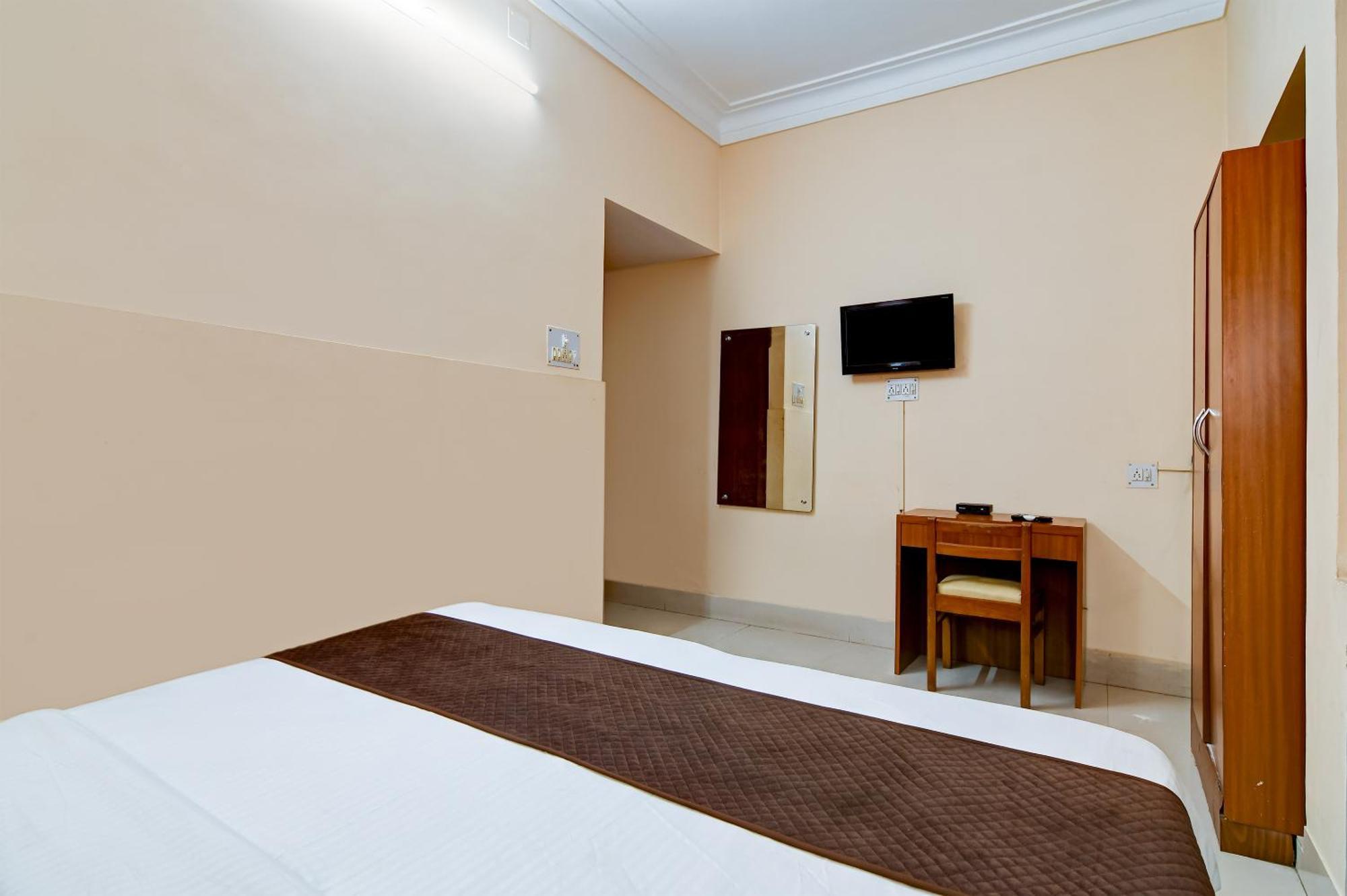Salt Lake Inn Kolkata Bagian luar foto