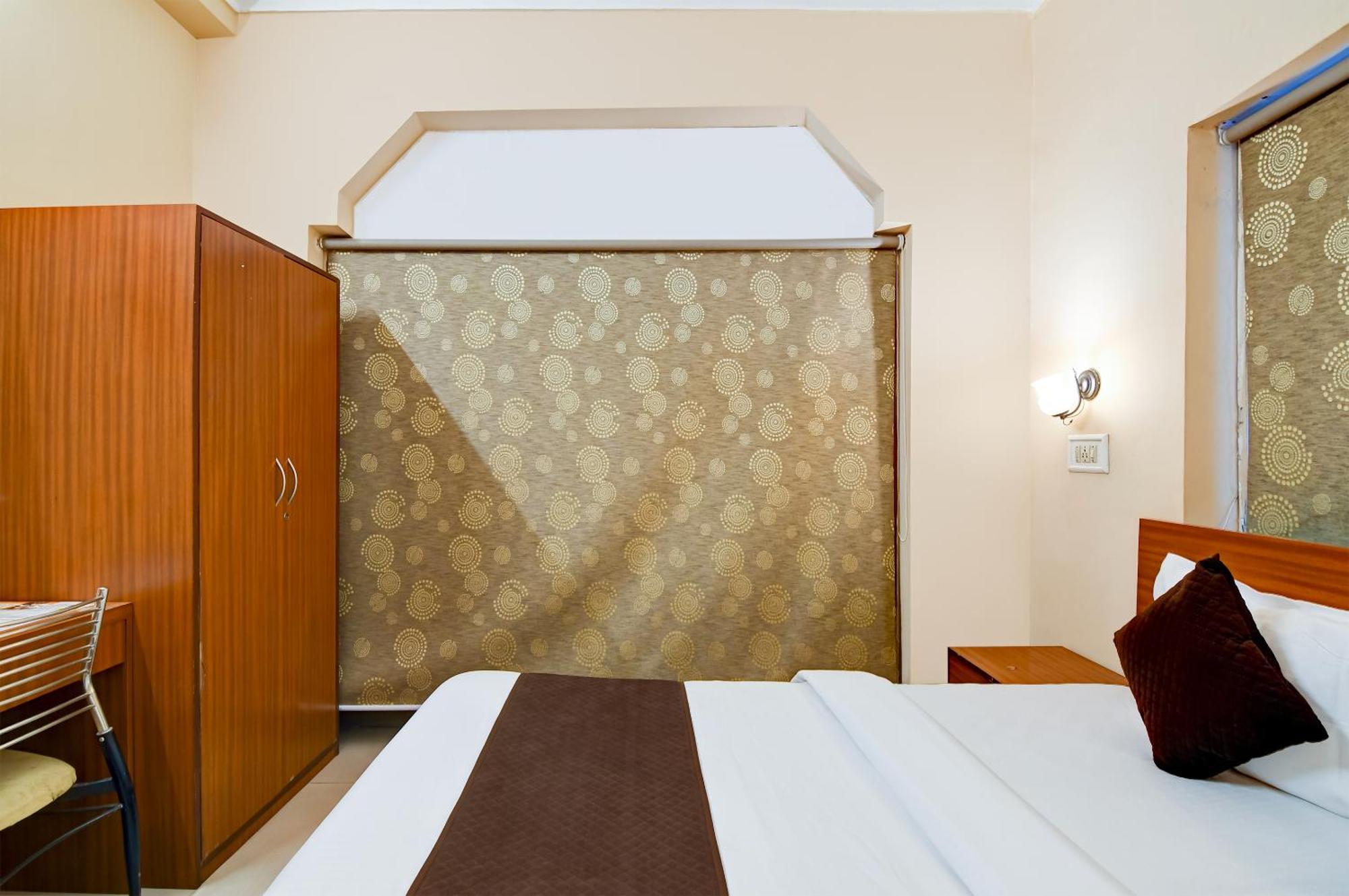 Salt Lake Inn Kolkata Bagian luar foto
