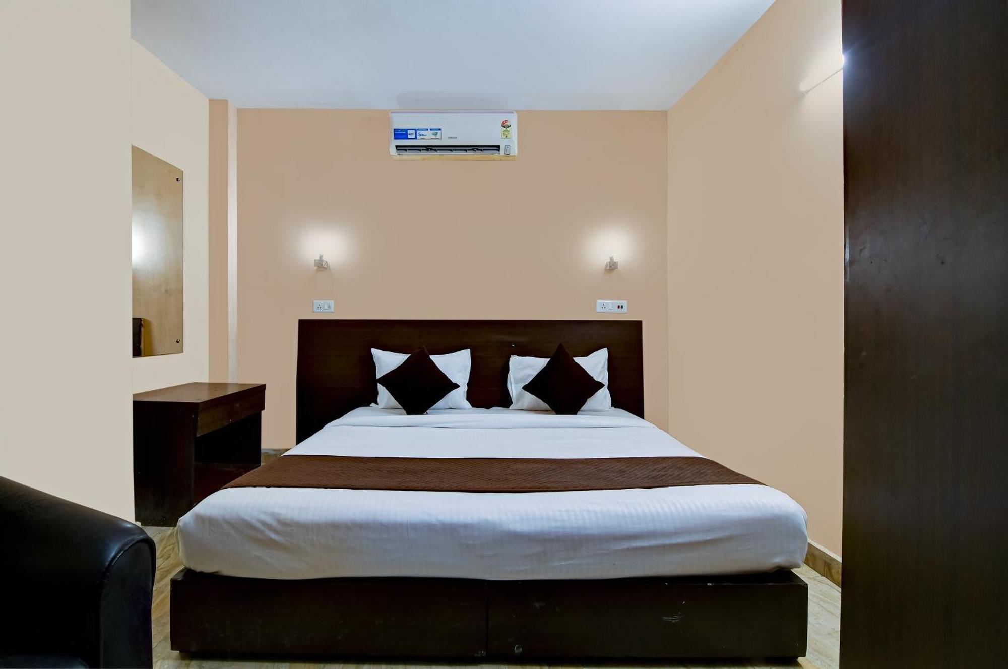 Salt Lake Inn Kolkata Bagian luar foto