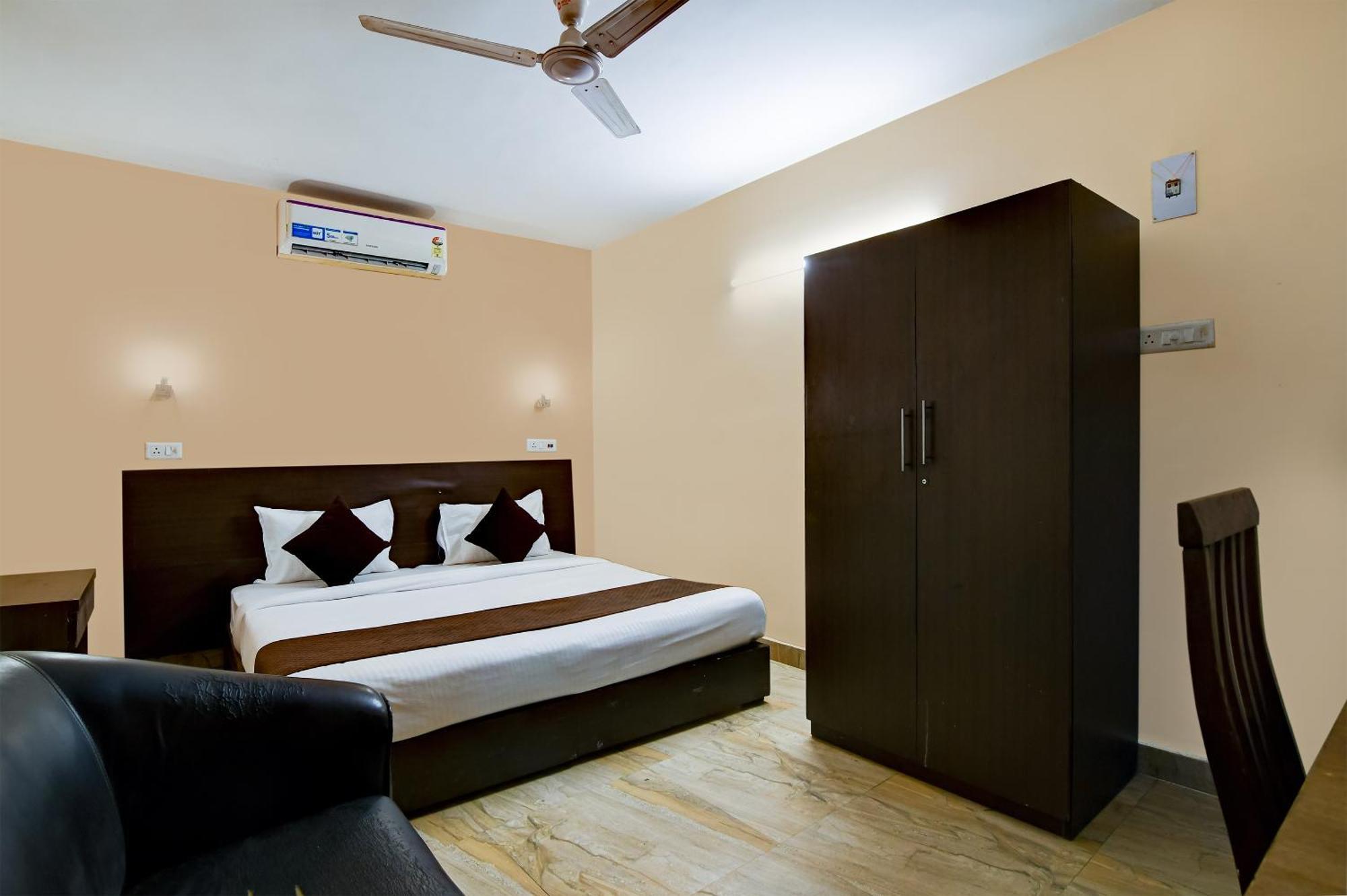 Salt Lake Inn Kolkata Bagian luar foto
