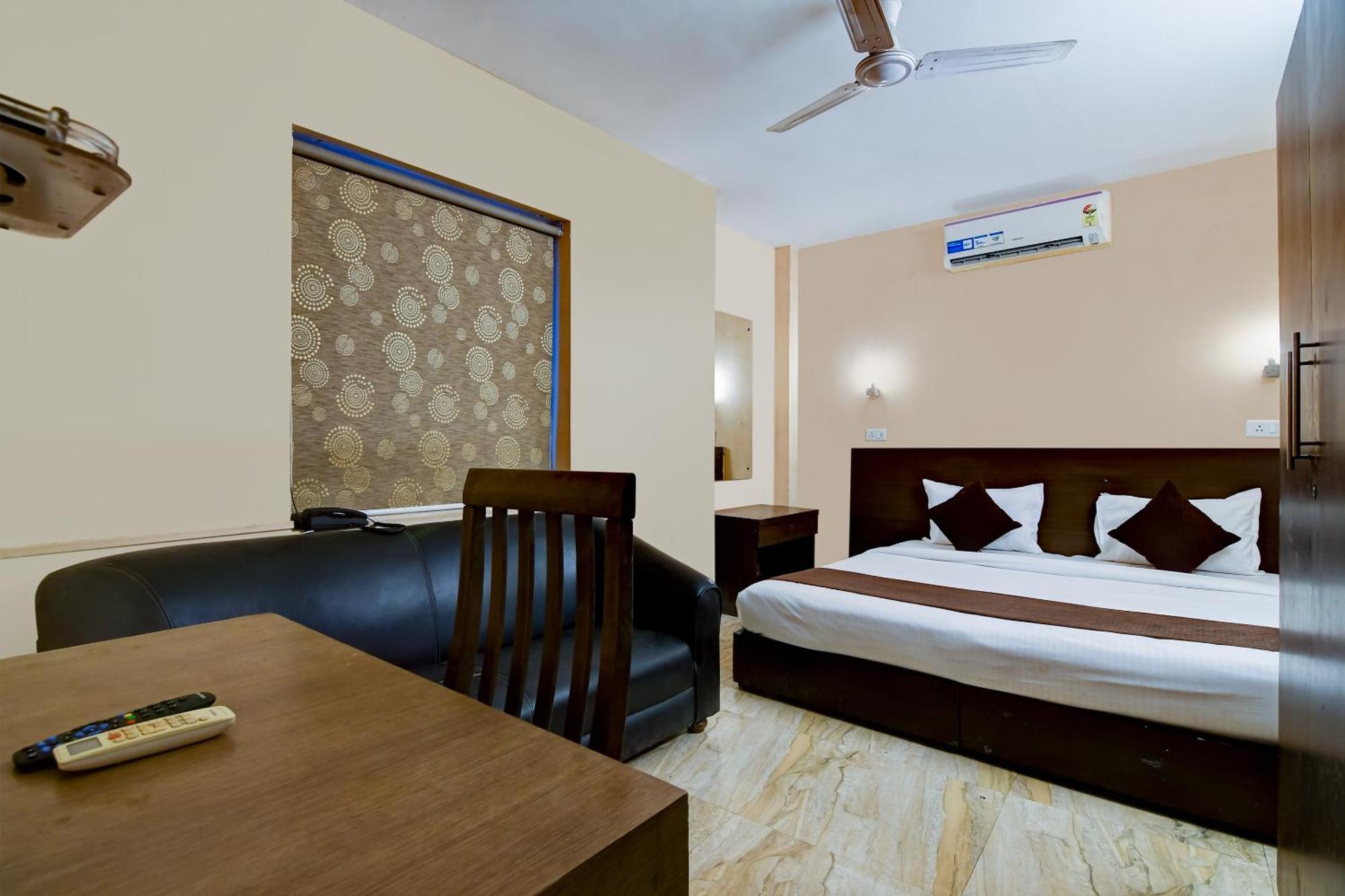 Salt Lake Inn Kolkata Bagian luar foto