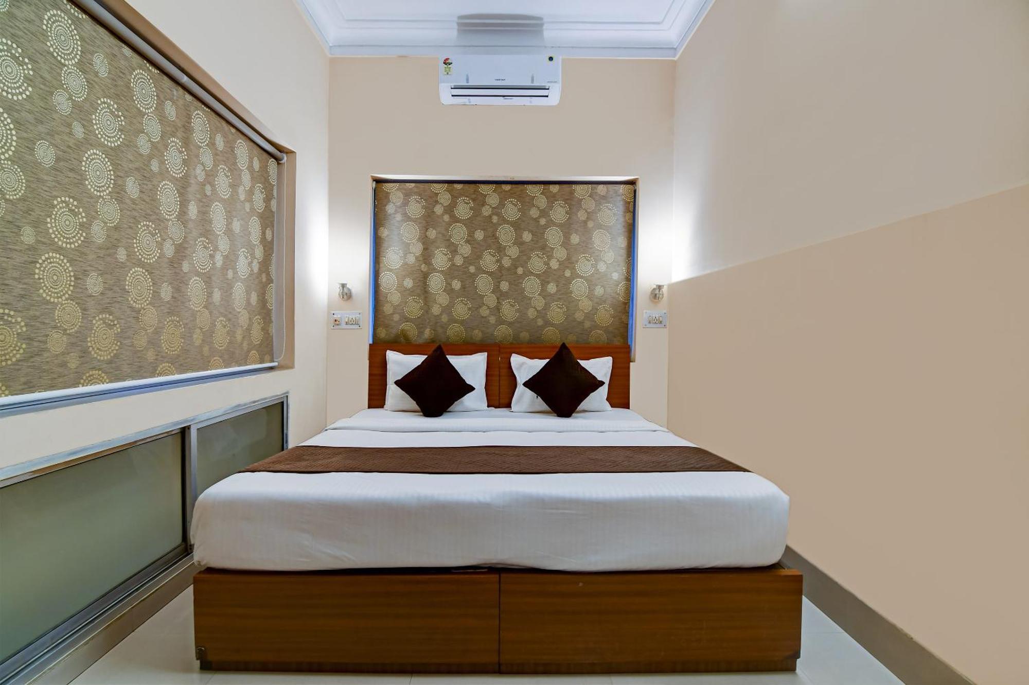 Salt Lake Inn Kolkata Bagian luar foto